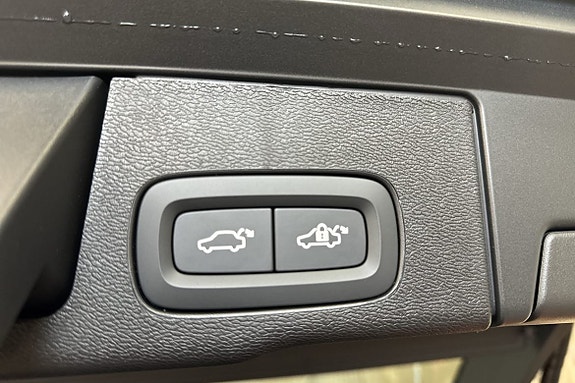 Volvo XC60 14 of 24