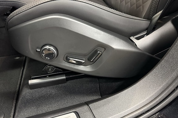 Volvo XC60 17 of 24
