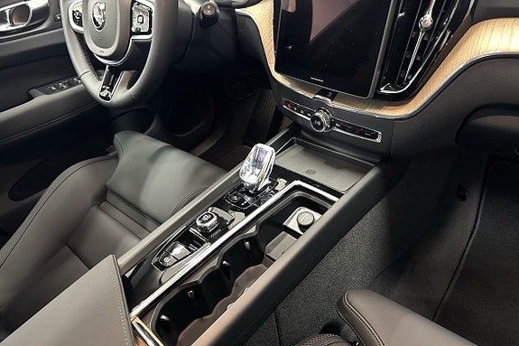 Volvo XC60 22 of 24