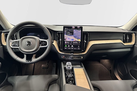 Volvo XC60 6 of 24