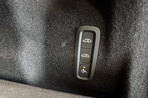 Volvo XC60 15 of 24