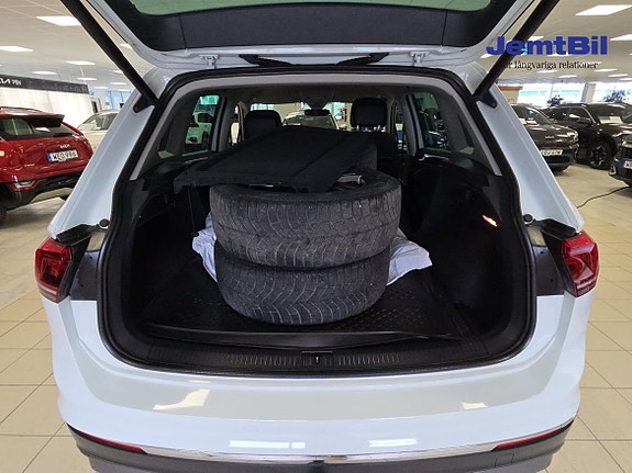 Volkswagen Tiguan 14 of 14