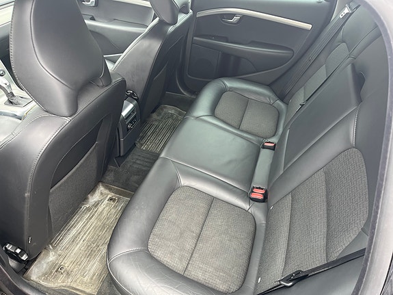 Volvo V70 8 of 9