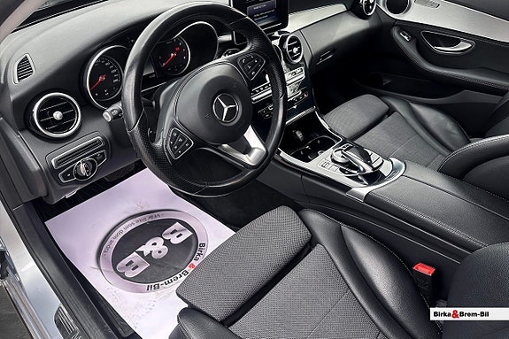 Mercedes-Benz C180 4 of 5