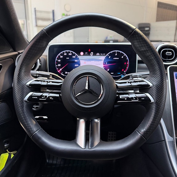 Mercedes-Benz C300 d 10 of 13