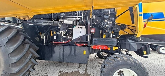 New Holland TC5.90 RS 8 of 24
