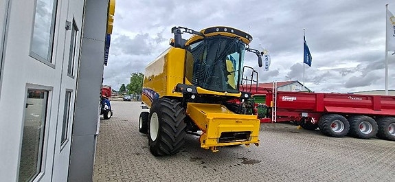 New Holland TC5.90 RS 6 of 24