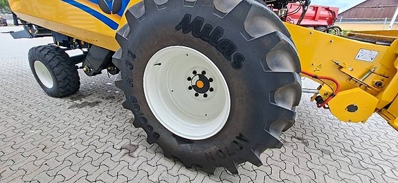 New Holland TC5.90 RS 14 of 24