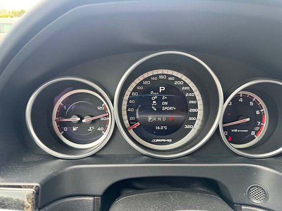 Mercedes-Benz E63 14 of 17