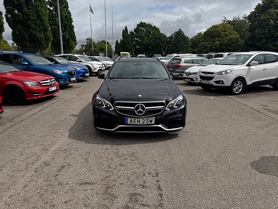 Mercedes-Benz E63 3 of 5