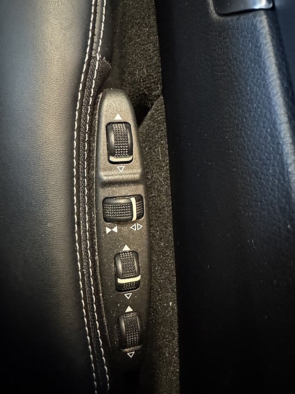 Mercedes-Benz E63 9 of 17