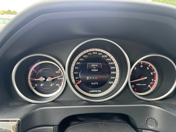 Mercedes-Benz E63 15 of 17