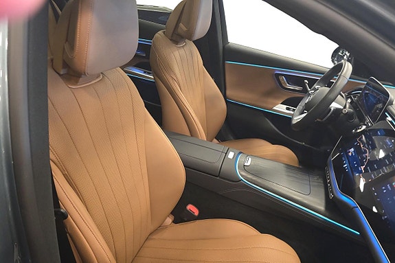 Mercedes-Benz E300 e 16 of 17