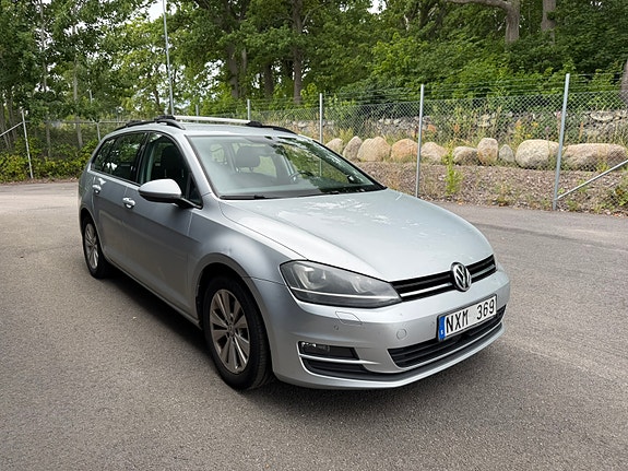 Volkswagen Golf VII 2 of 5