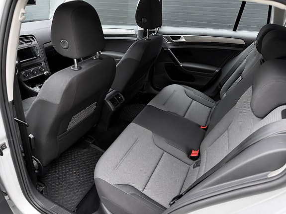 Volkswagen Golf VII 6 of 6