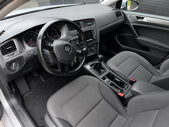 Volkswagen Golf VII 5 of 5