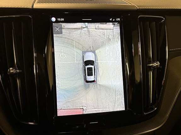 Volvo XC60 17 of 24