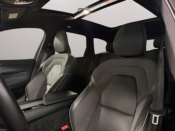 Volvo XC60 9 of 24