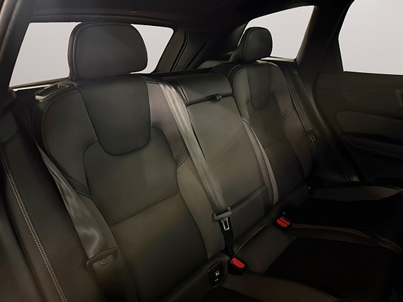 Volvo XC60 11 of 24
