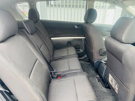Toyota Corolla Verso 6 of 16