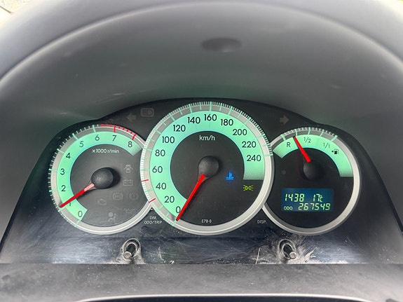 Toyota Corolla Verso 12 of 16