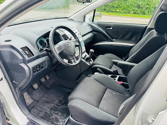Toyota Corolla Verso 9 of 16