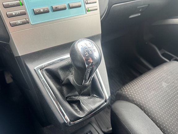 Toyota Corolla Verso 13 of 16