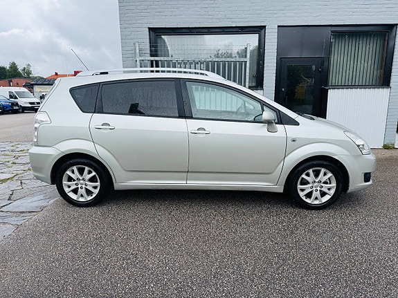 Toyota Corolla Verso 10 of 16