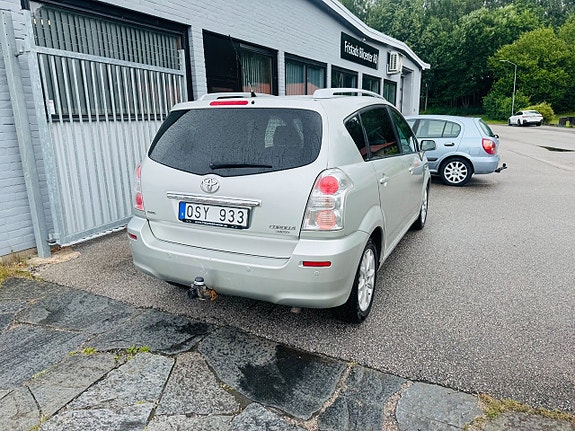 Toyota Corolla Verso 3 of 16