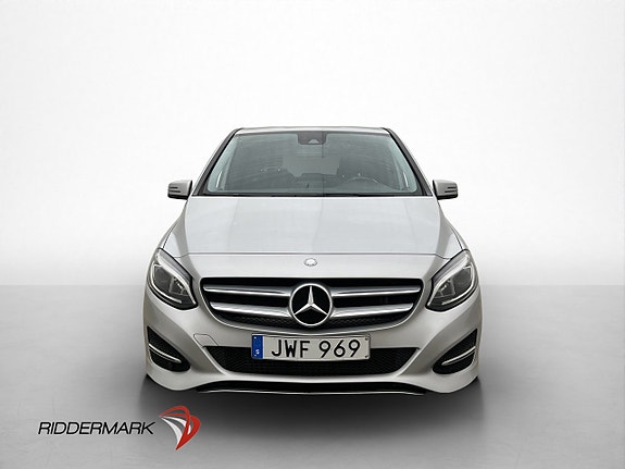 Mercedes-Benz B180 2 of 5