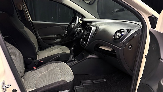 Renault Captur 14 of 28