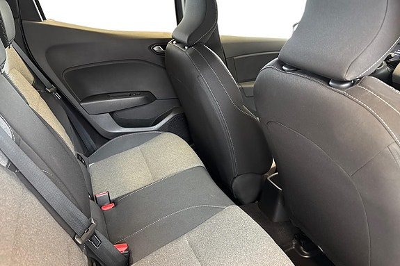 Renault Clio 11 of 14