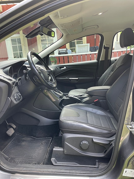 Ford Kuga 2 of 5