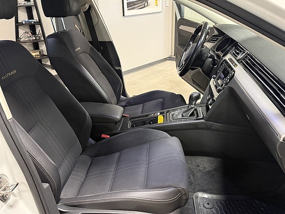 Volkswagen Passat Alltrack 8 of 10