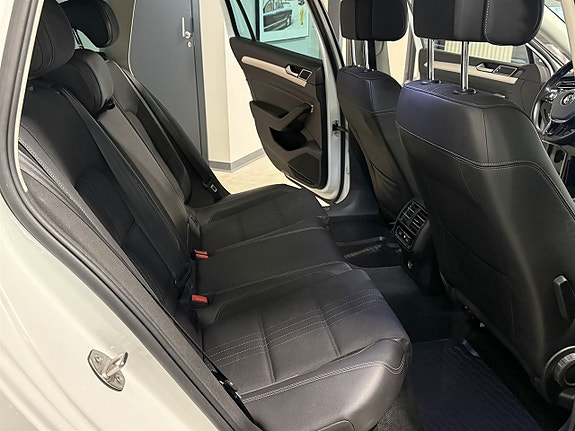 Volkswagen Passat Alltrack 7 of 10