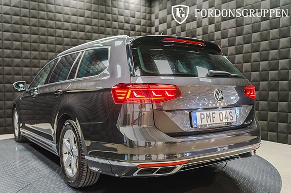 Volkswagen Passat 5 of 27