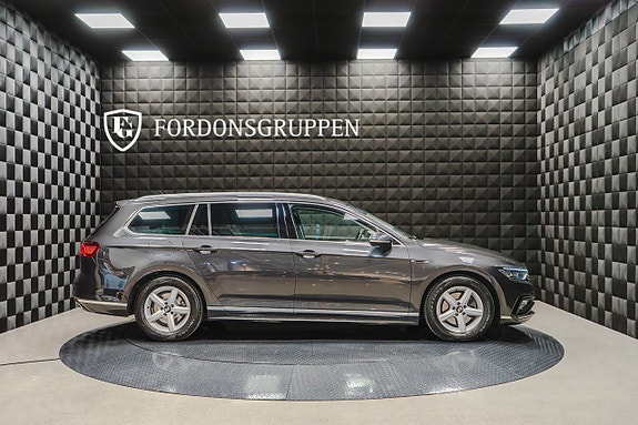 Volkswagen Passat 11 of 27