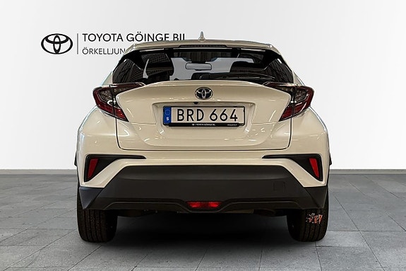 Toyota C-HR 4 of 10