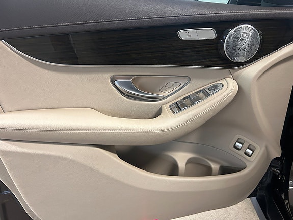 Mercedes-Benz GLC220 d 4 of 23