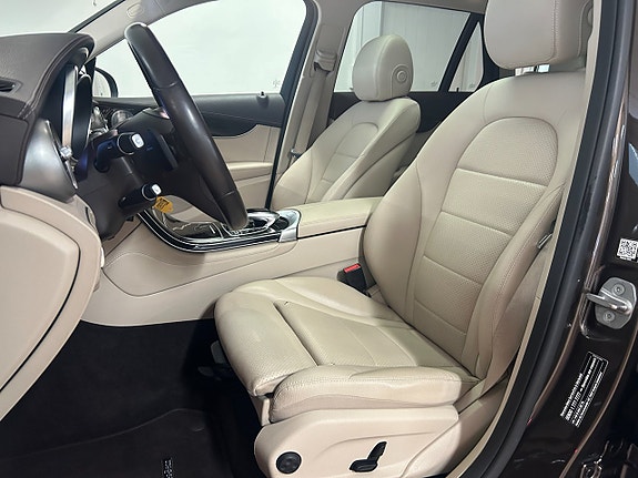 Mercedes-Benz GLC220 d 2 of 5