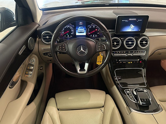 Mercedes-Benz GLC220 d 13 of 23