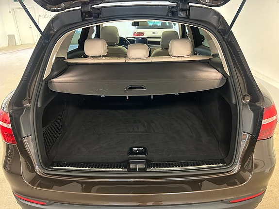 Mercedes-Benz GLC220 d 10 of 23