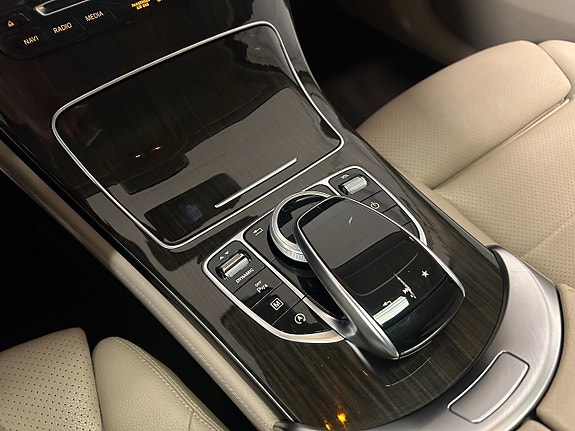Mercedes-Benz GLC220 d 16 of 23