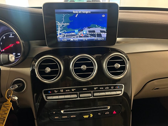 Mercedes-Benz GLC220 d 17 of 23