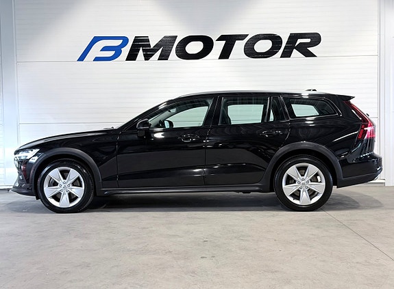Volvo V60 Cross Country 4 of 5