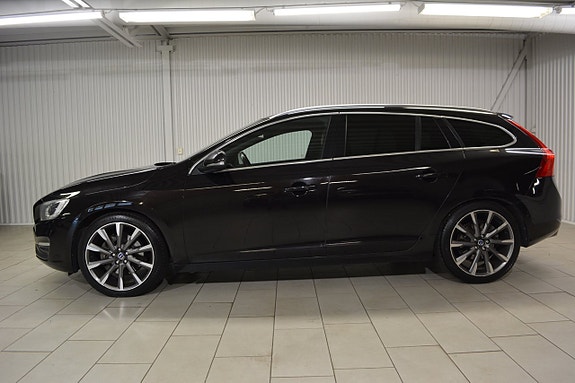Volvo V60 3 of 5