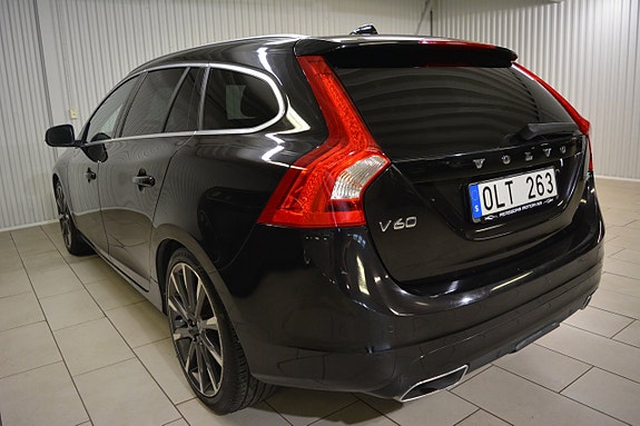 Volvo V60 4 of 5