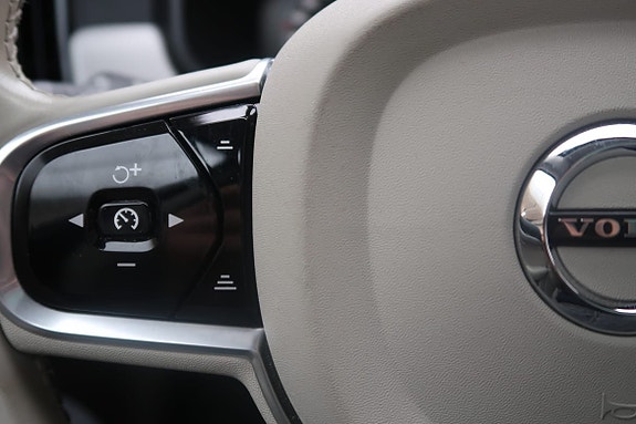 Volvo V90 Cross Country 11 of 25