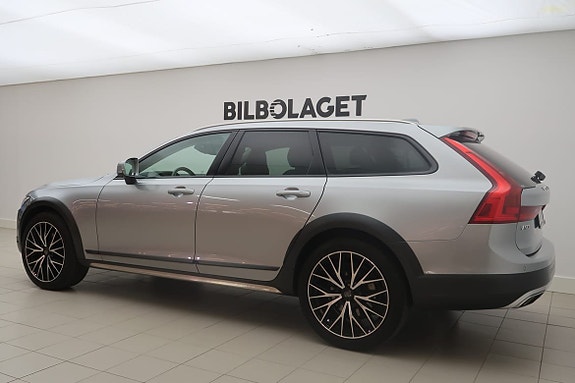 Volvo V90 Cross Country 3 of 5