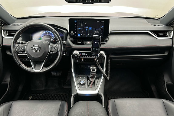 Toyota RAV4 6 of 26